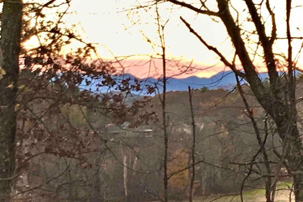 Serenity Views Comfort - Close To City & Parkway! Weaverville 外观 照片