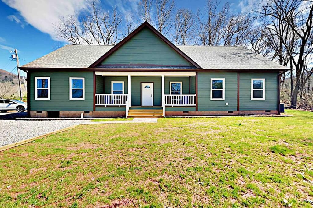 Serenity Views Comfort - Close To City & Parkway! Weaverville 外观 照片